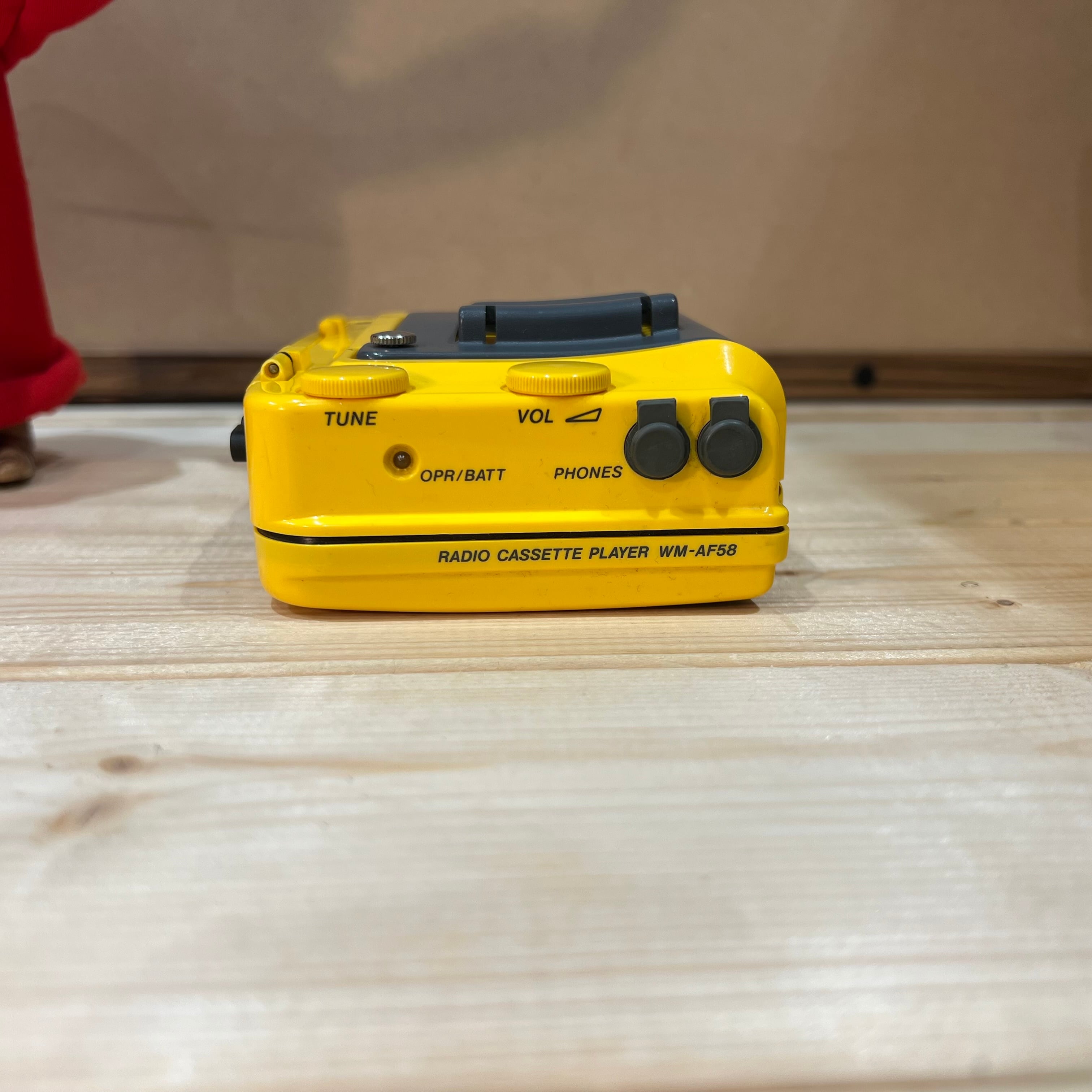 メンテ済可動品]ソニースポーツ カセットウォークマンsony sports WM