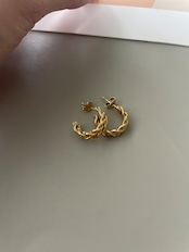 woven curve pierce
