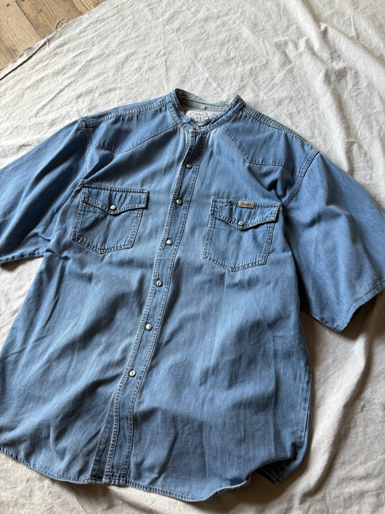 “WRANGLER” Band collar denim shirt