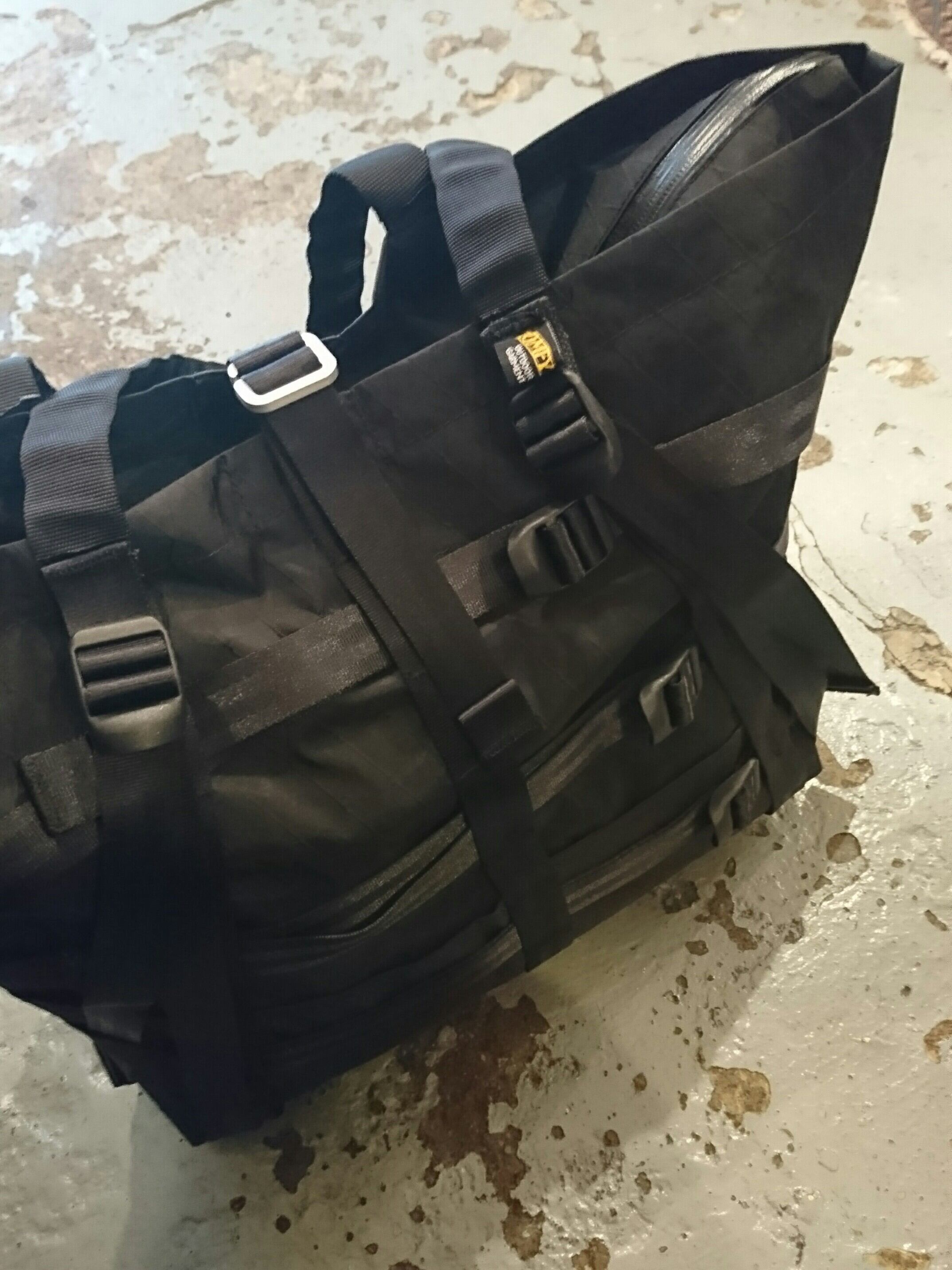 COMFY OUTDOOR GARMENT "SQUEEZER 3WAY TOTE" Black