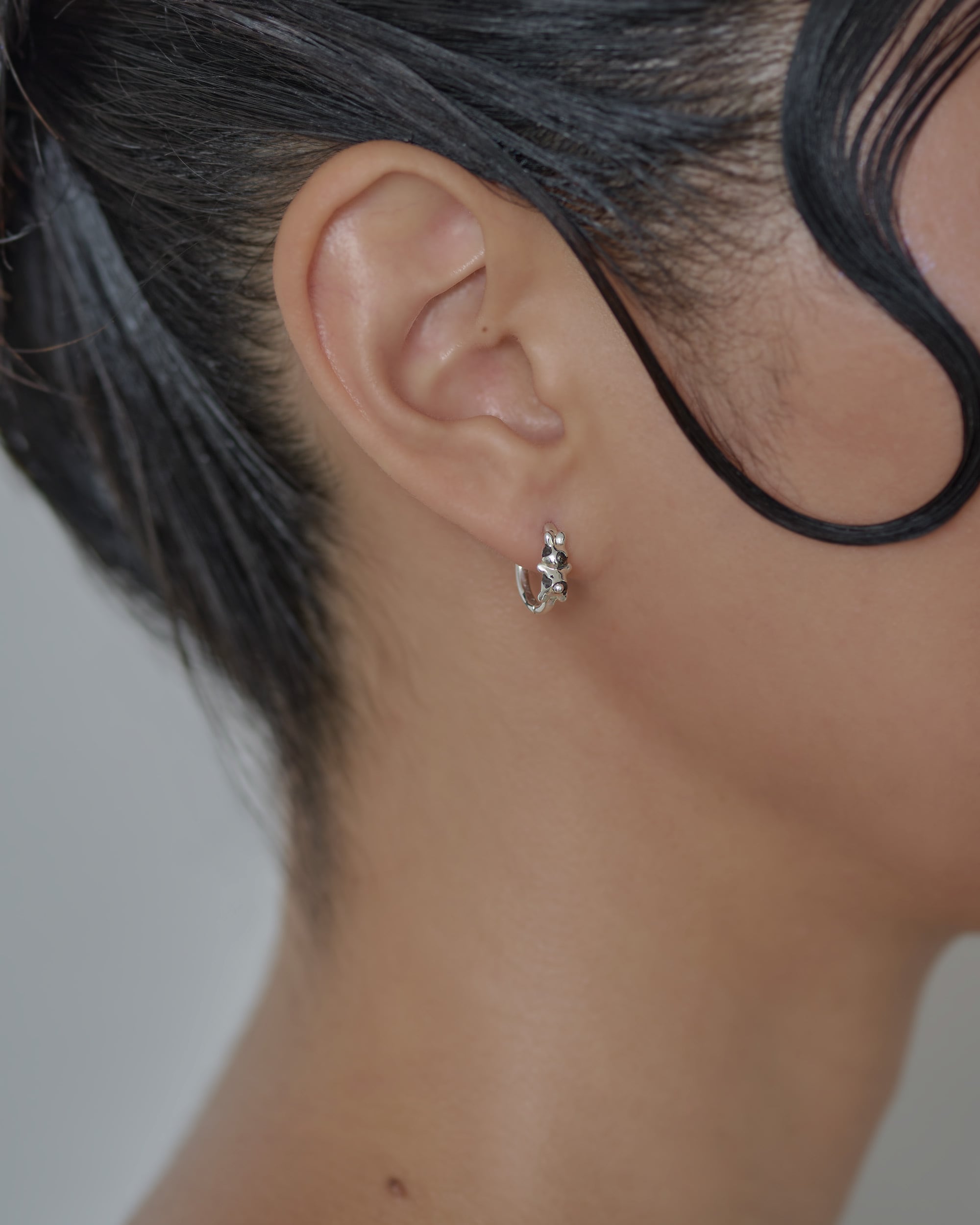 うさぎ ® clicker earring M silver925 プレーン/ダルメシアン | LANIE