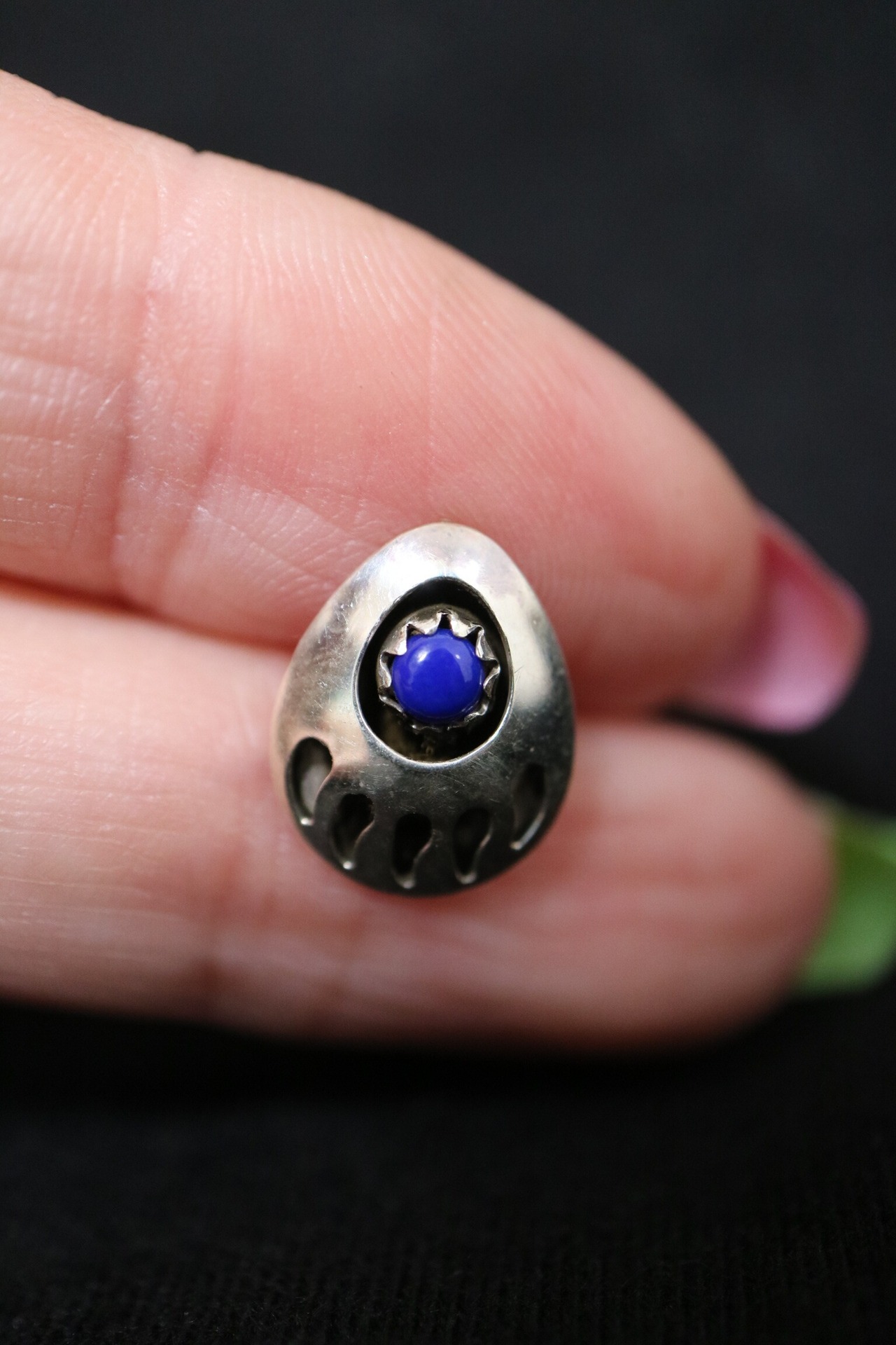 ナバホ族 ベアパウ天然石ピアス