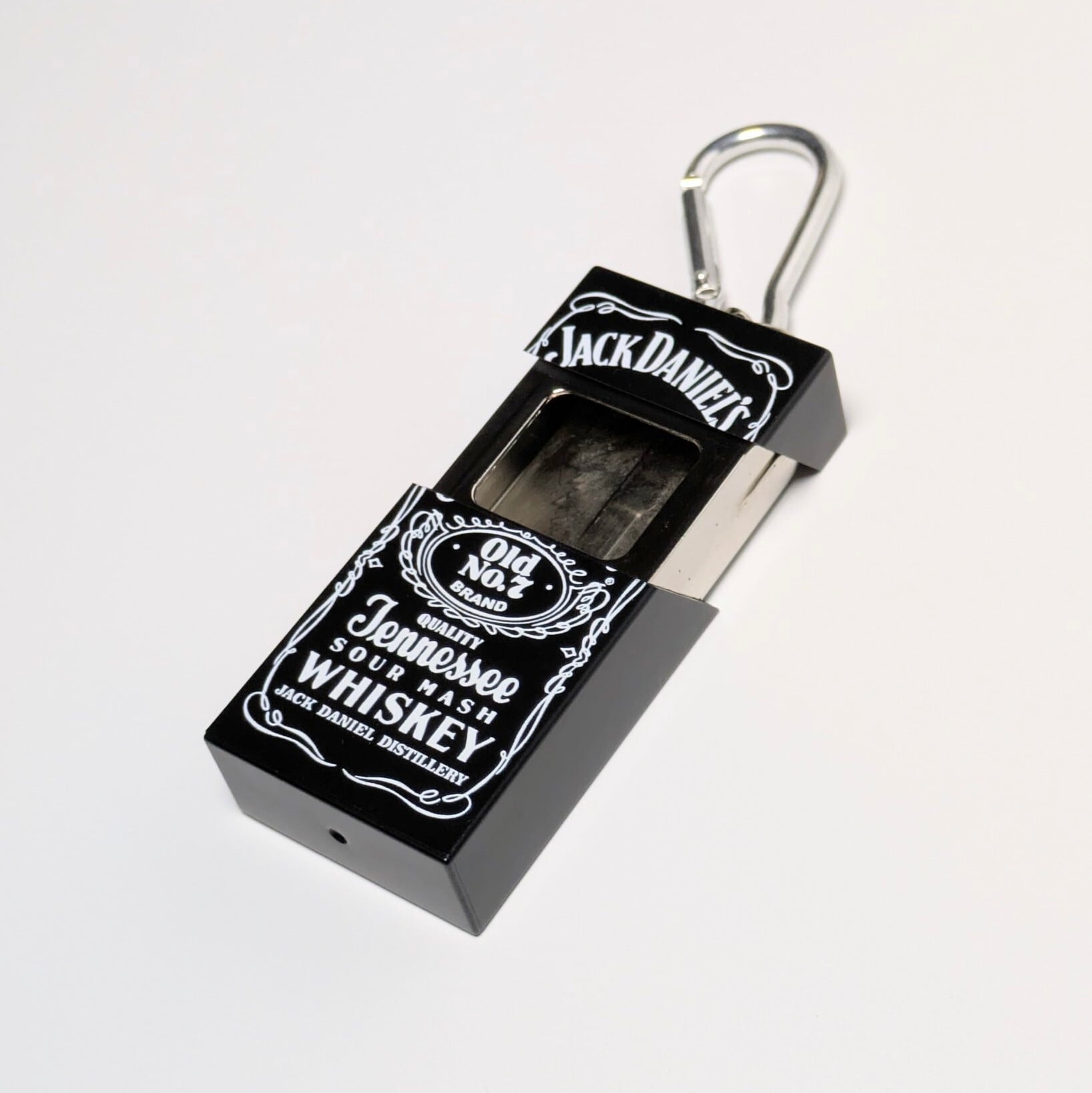 再入荷！【 Marlboro ( マールボロ )  / Jack Daniel's ( ジャックダニエル )】 Portable Ashtray / 携帯灰皿 / カラビナポータブルアシュトレイ　〚アメリカン雑貨 アメトイ〛