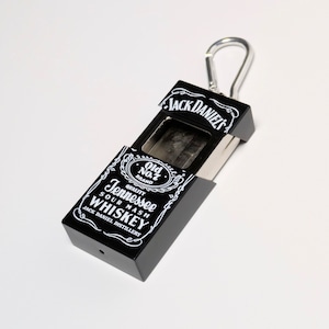 再入荷!【 Marlboro ( マールボロ ) / Jack Daniel's ( ジャックダニエル )】 Portable Ashtray / 携帯灰皿 / カラビナポータブルアシュトレイ 〚アメリカン雑貨 アメトイ〛
