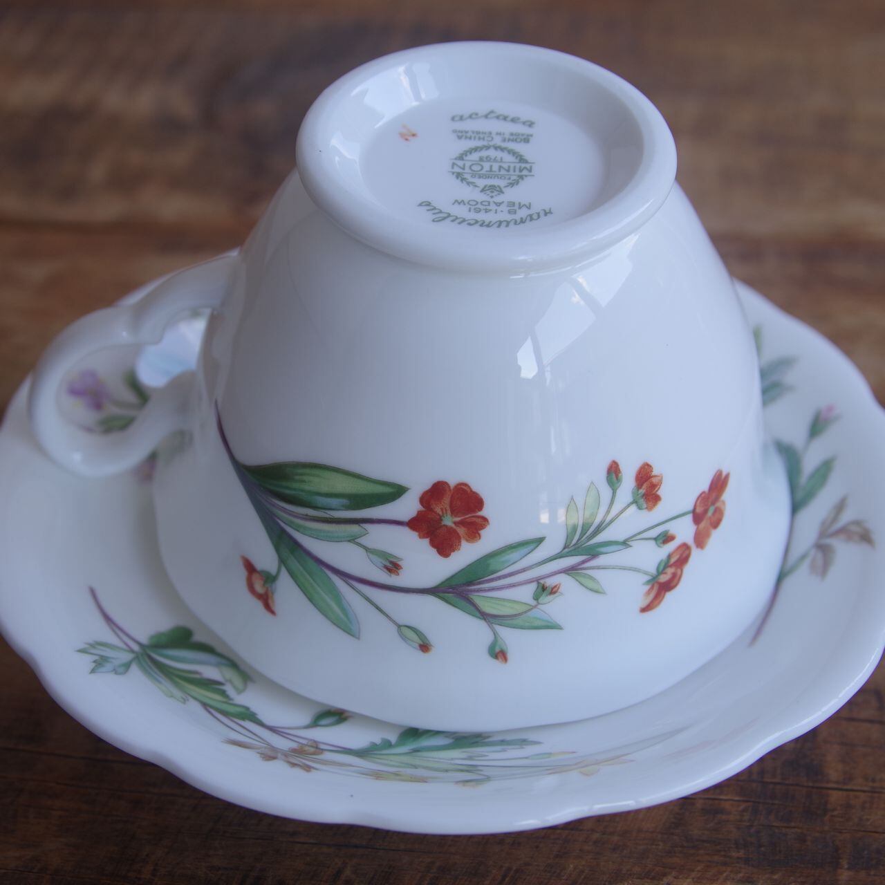 ミントン メドウ ティーカップ ソーサー Minton Meadow 花柄