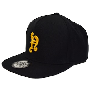 【送料無料 / 直営限定】N Logo 5Panel Snap Back Cap Black×Gold