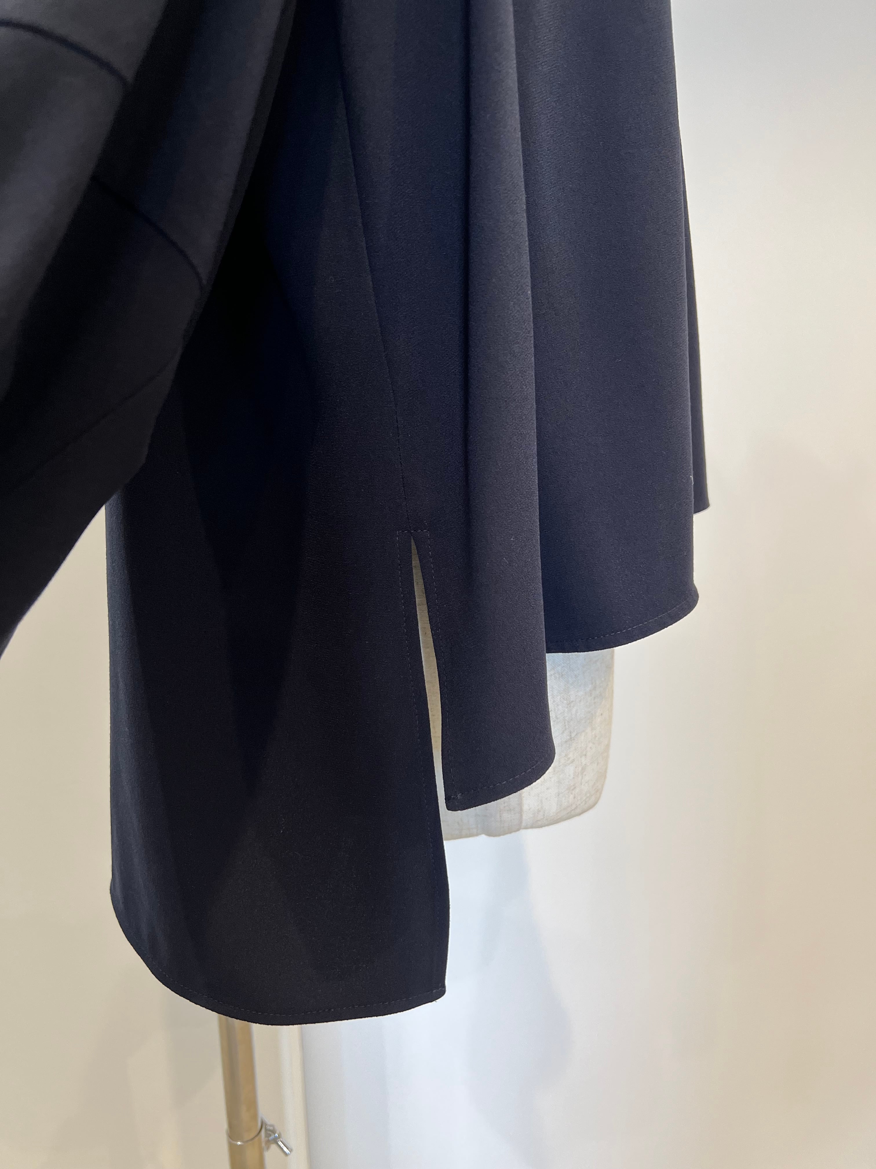 【PASSIONE】ギャザードロップショルダーブラウス 516910