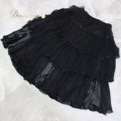 社交ダンス 衣装 スタンダード スカート レッスンウェア レディース ブラック系 Fantasy ファンタジー 黒 無地 シンプル フォーマル 練習着 ロングスカート ティアードスカート フリル スカートのみ スタンダード用 スカート丈 3段フリル フレア 上品 モノトーン 衣装練習 ダンスレッスン ダンス衣装 婚活 パーティー フォーマル練習 黒スカート ブラック フリーサイズ感 ポリエステル素材 伸縮性あり しわになりにくい 動きやすい ラテンダンスではない スカート フリル重ね 社交ダンス女子