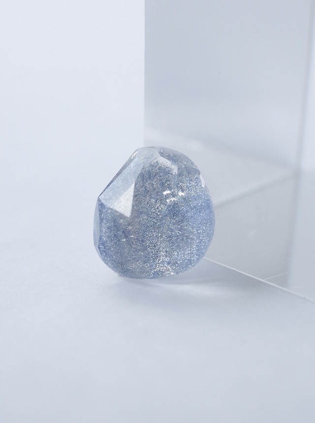 Dumortierite in Quartz cut by Canna Oshiro -05