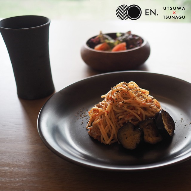 MODERN｜いぶし黒パスタ皿