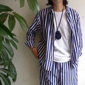 one f NUTS Tee White × Black