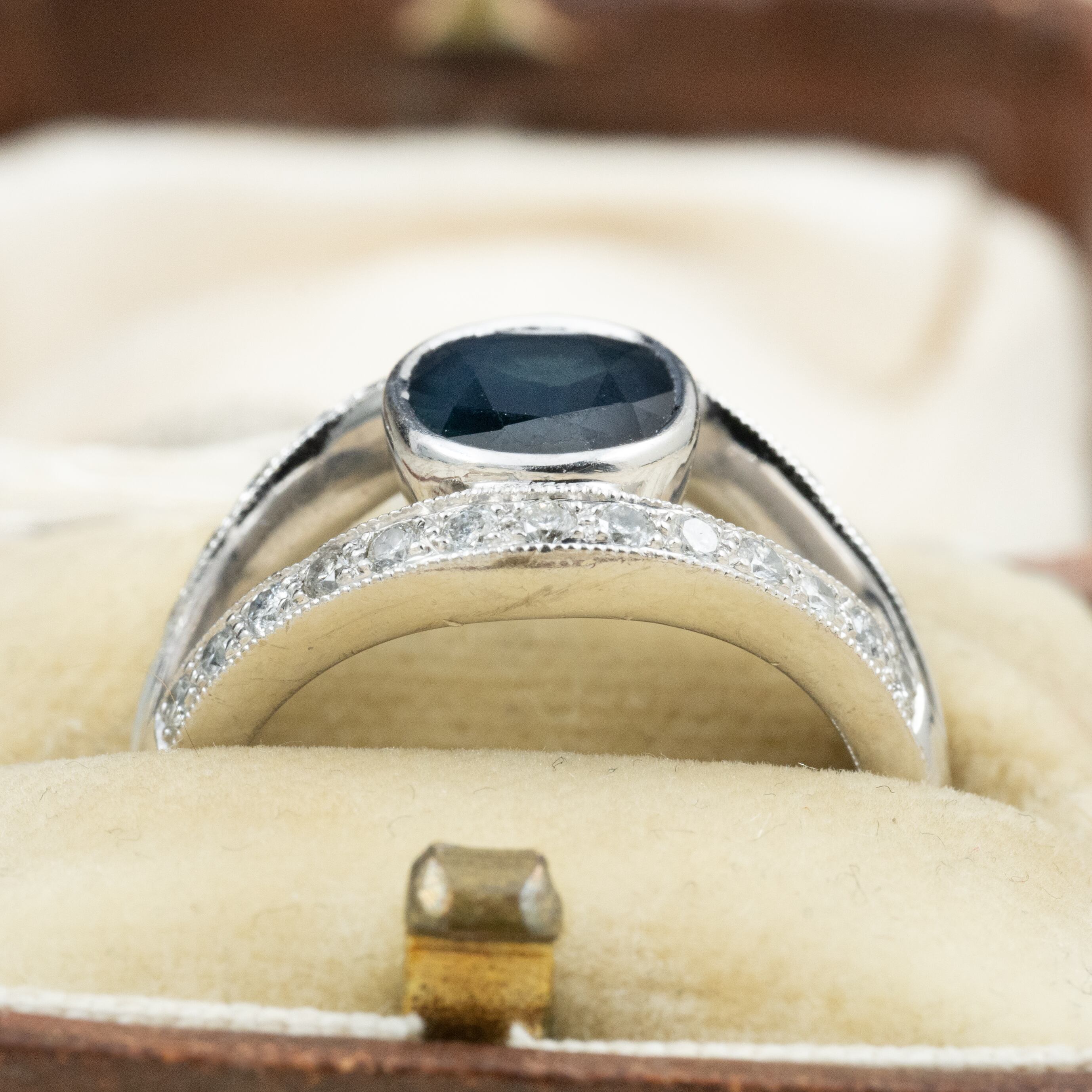 日本の作品】K18WG サファイア 1.57ct ダイヤモンド 0.36ct 幅広