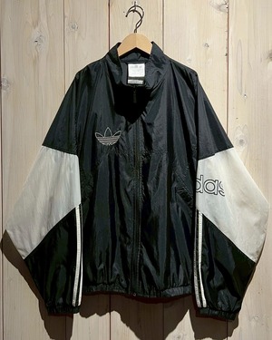 【a.k.a.C.a.k.a vintage】 "adidas" 80's Monotone Vintage Loose Nylon Track Jacket
