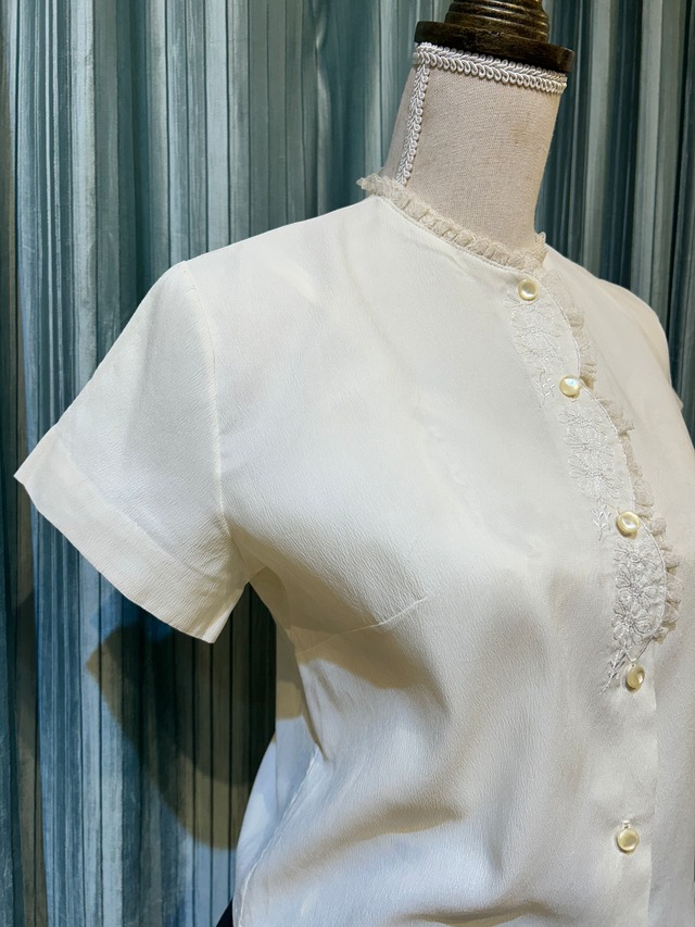 50's 60's vintage flower embroidery blouse
