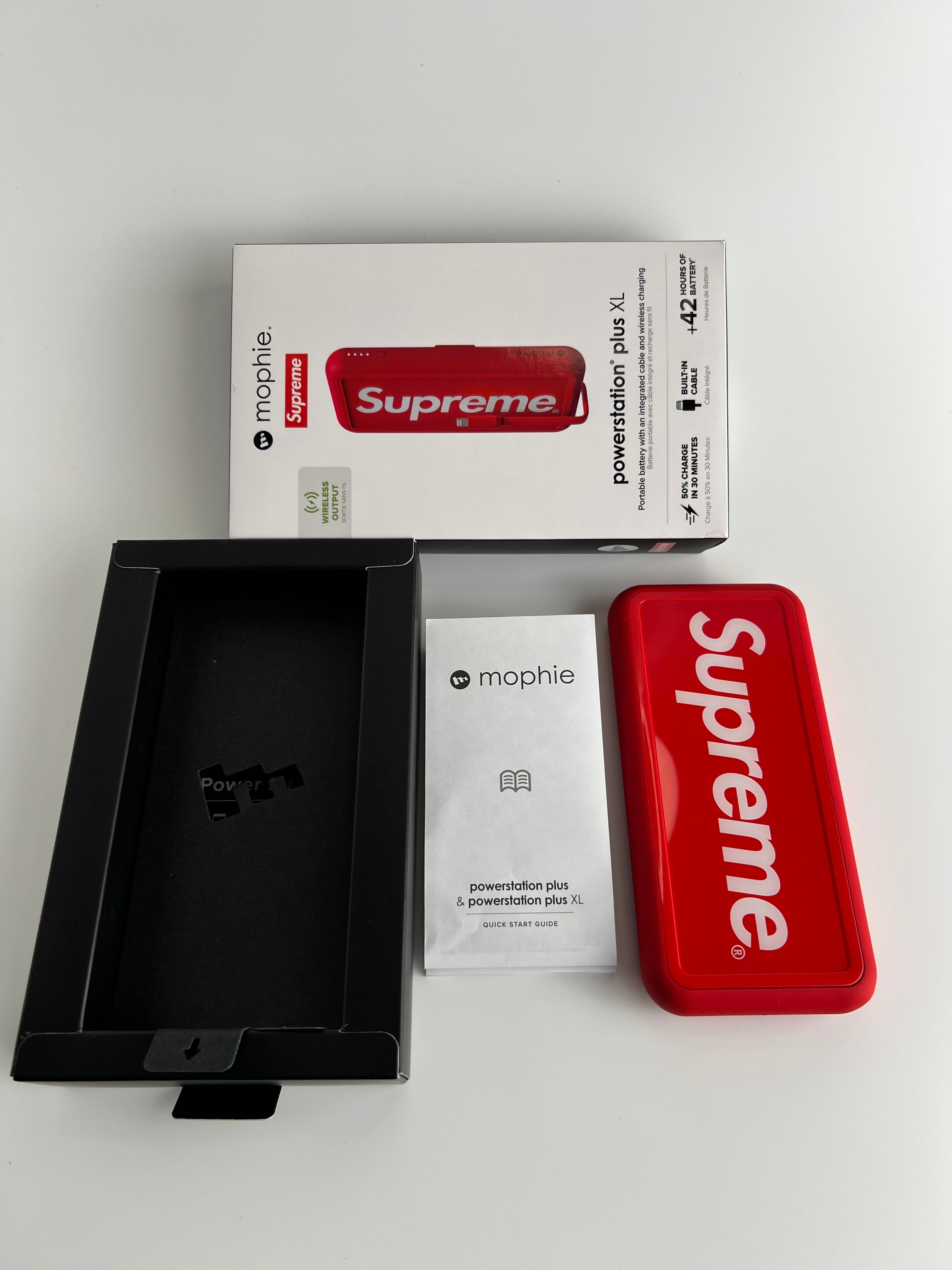 supreme × mophie Powerstation Plus XL | 1GO