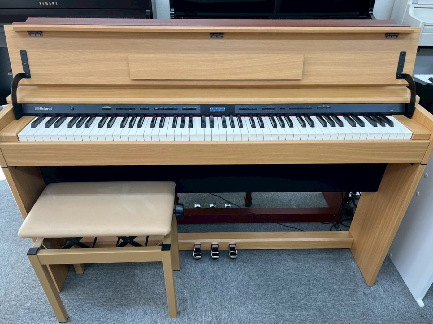 ハイブリッドピアノ】CASIO× C.BECHSTEIN GP-1000 25年製 | 関東電子ピアノ