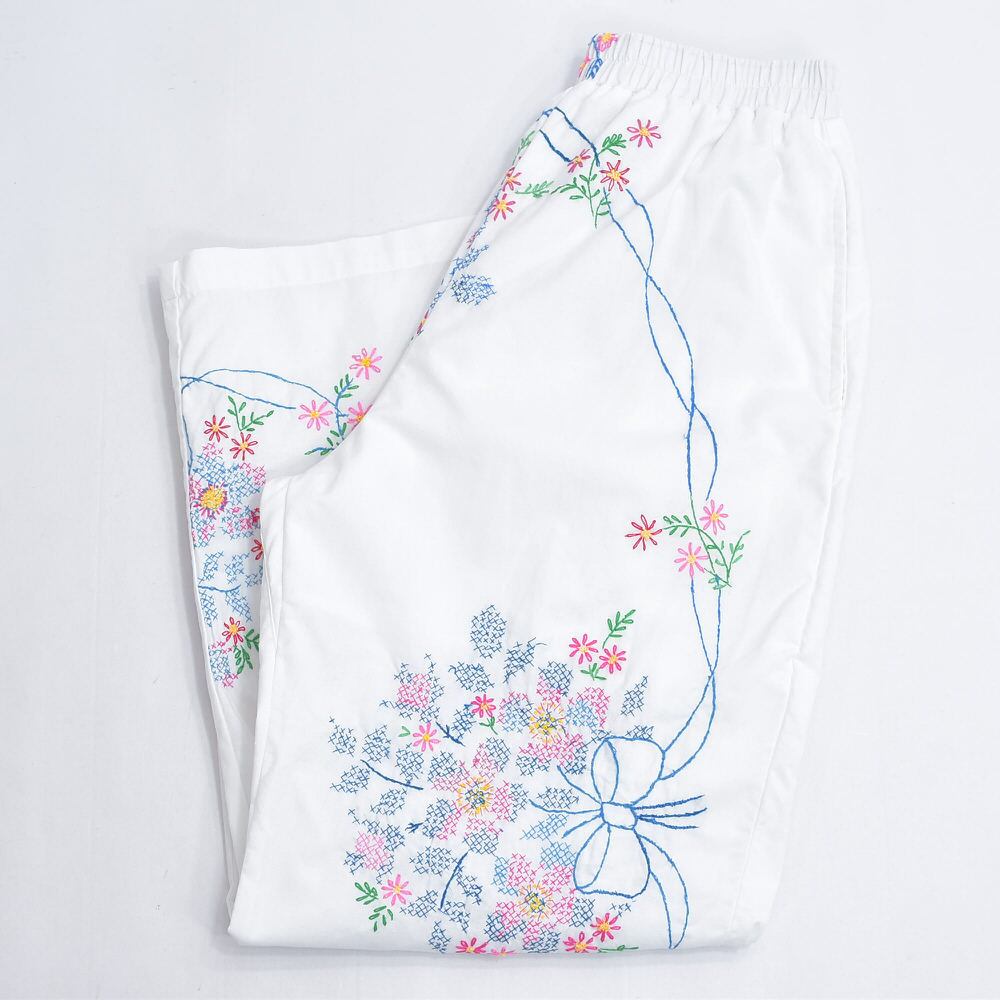 Remakeリメイク 再構築 パッチワーク&フラワー刺繍 デザイン ルーズシルエット コットン イージーパンツ ホワイト 古着 裏地付き レディースW64~90cm