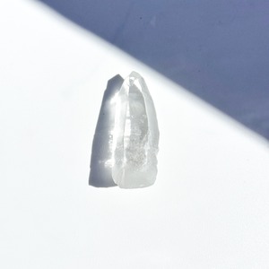 ゼッカ産クリアクォーツ ポイント 原石94 ◇ Clear Quartz ◇天然石・鉱物・パワーストーン・インテリア