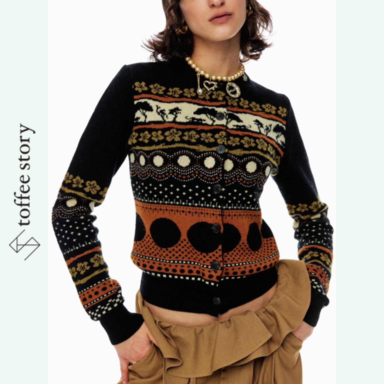 月と森を描くジャカードカーディガン 《B0031》