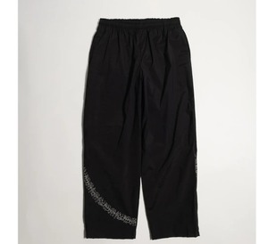 salvagepublic/ナイロンパンツ￥23,000(25,300)