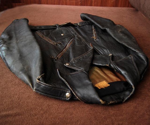 40s RANGER TYPE HORSEHIDE RIDERS 42