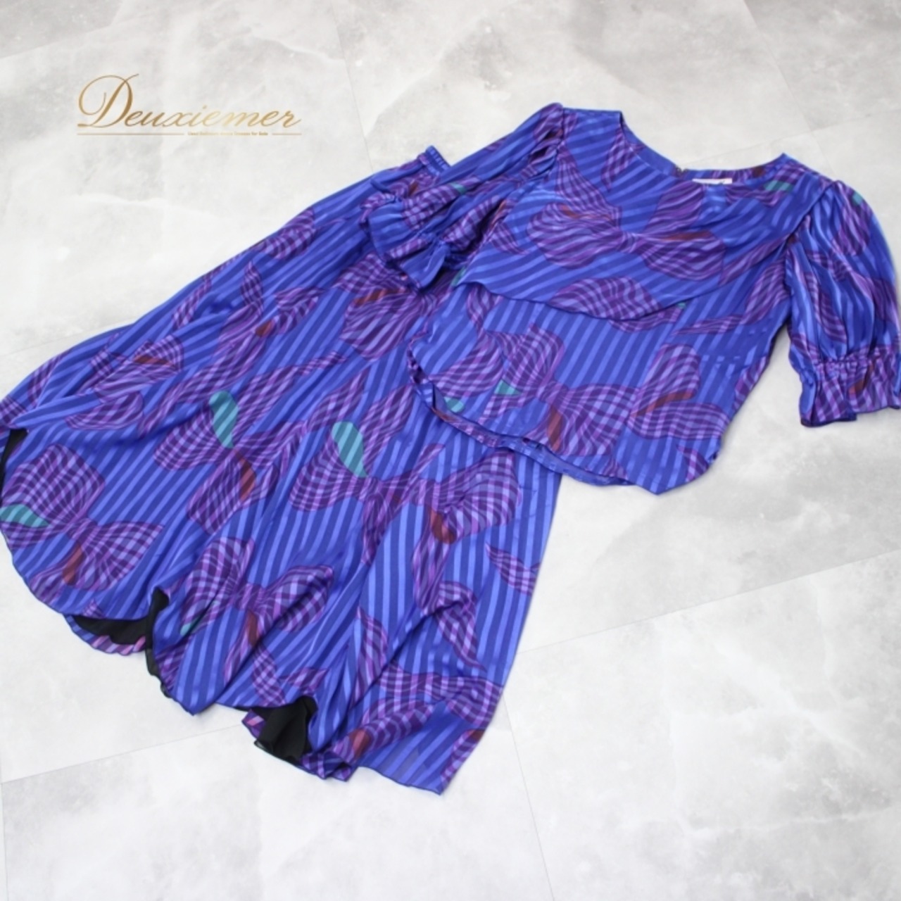 社交ダンス 衣装 スタンダード 上下セット ツーピース レッスンウェア パーティ衣装 青 紫 パープル系 Fashionα ファッション アルファ ポリエステル製 薄手 伸縮性 有り リボン付き 袖コン シャーリングデザイン 体型カバー おしゃれ 大人 女性 競技用 発表会 ダンス衣装 フォーマル 定番 上品 コーディネート 2点セット 余興用 きれいめ