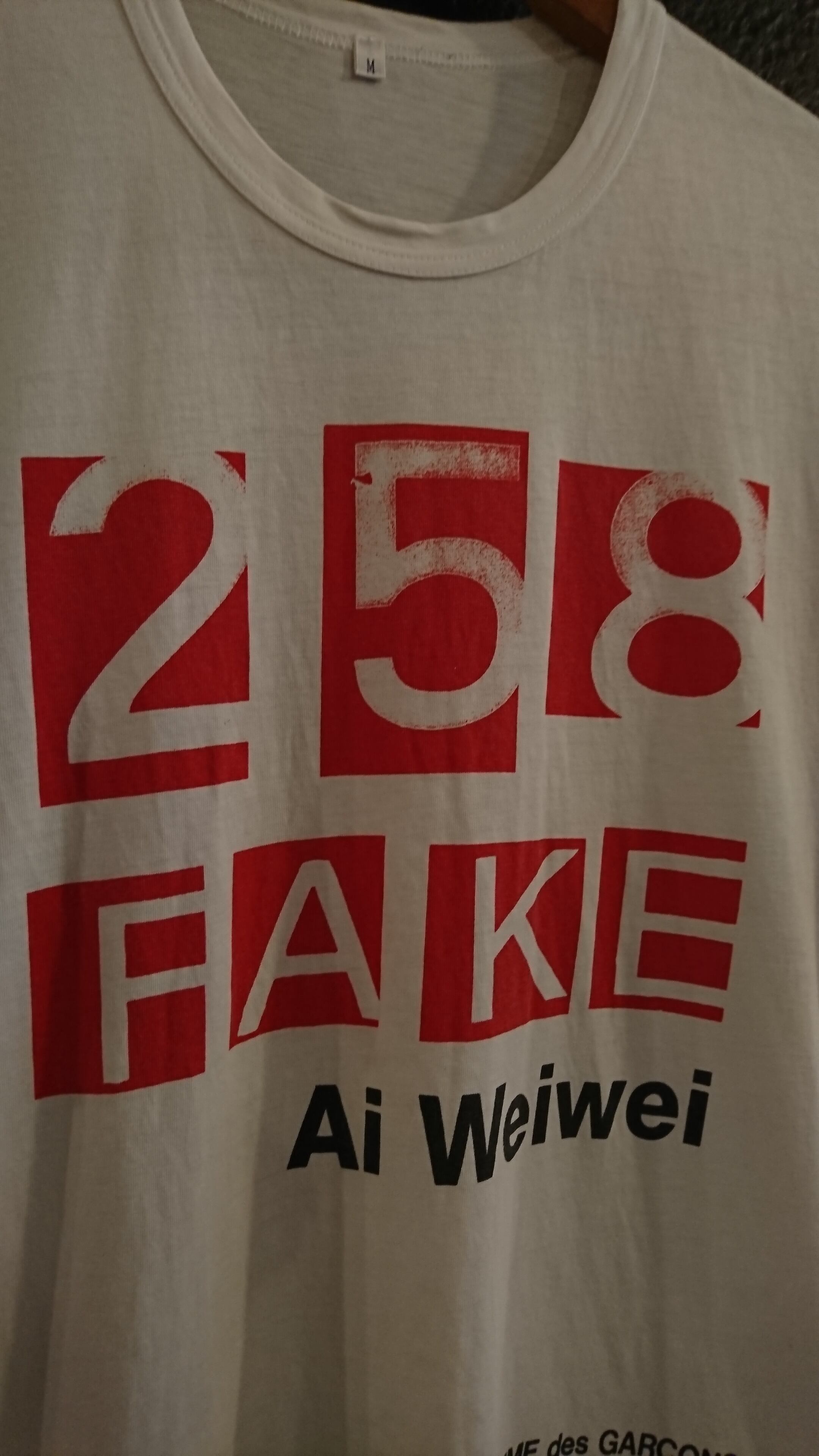 COMMEdesGARCONS × AI WEIWEI TEE | BOW & ARROW WEB STORE