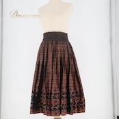 フラダンス 衣装 パウスカート ブラウン系 ハワイアンプリント エスニック柄 ボタニカル柄 ブラック系 茶 黒 ハワイアン レッスン 練習 フラ ダンス ダブル スカート おしゃれ 上品 大人っぽい かっこいい ふんわり グランジ加工 ボトムス ダンス衣装 ふんわりスカート フェス リゾートスタイル ハワイアンファッション エスニックスタイル かわいい フラシーン ステージ衣装