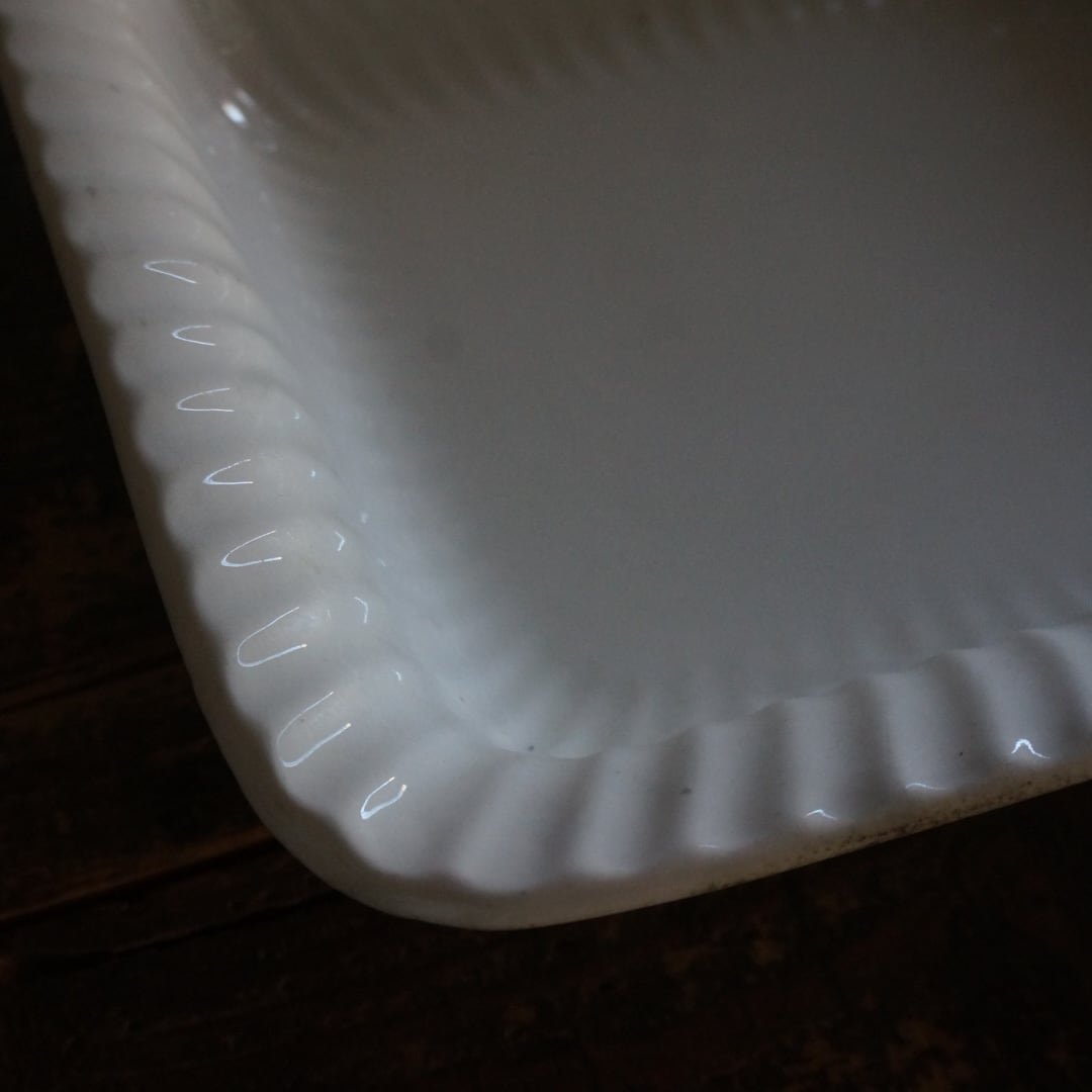 古いベルギーの陶器皿