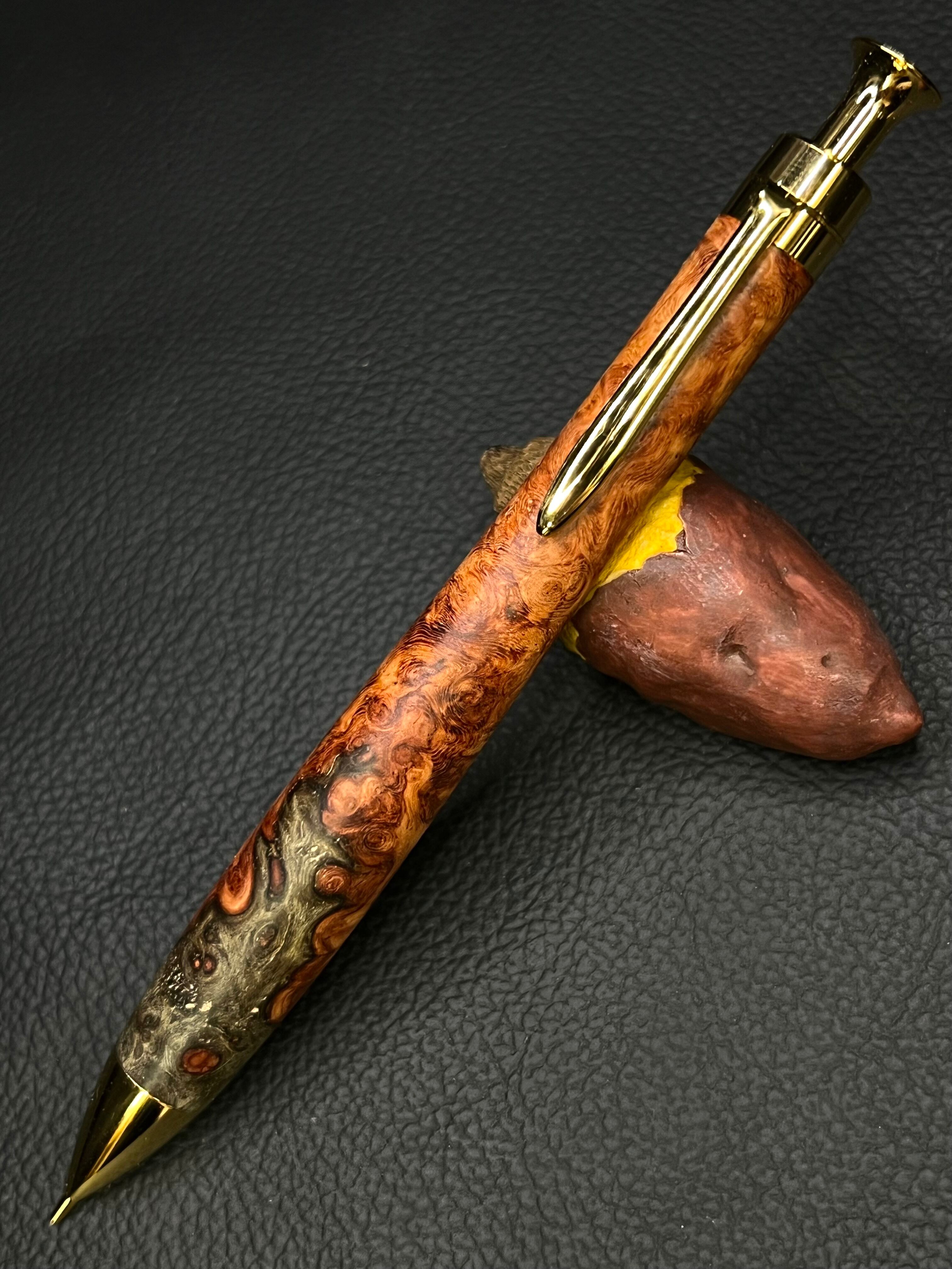こぶた工房　極上花梨瘤　青瘤+グロテスク　シャープペンシル0.5ミリ こぶた工房 極上+花梨 青瘤グロテスク シャープペンシル 0.5mm 【公式