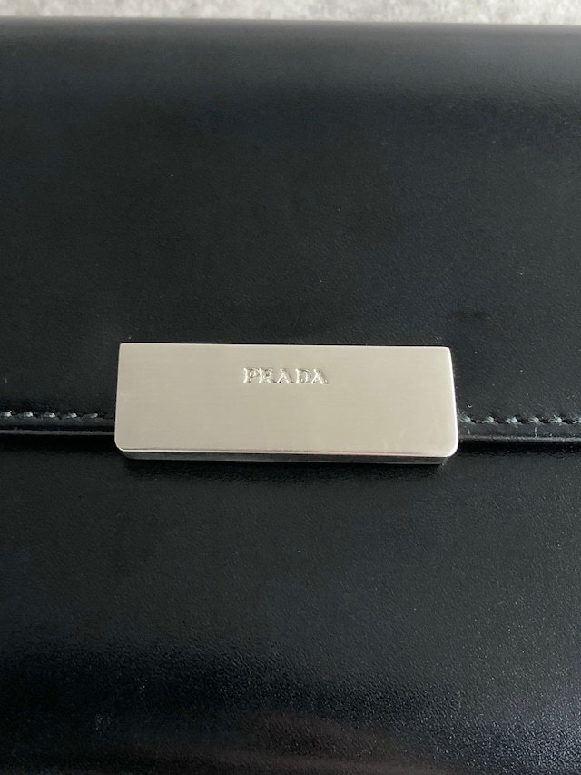 PRADA プラダ 財布 ブラック ロゴ レザー 二つ折り財布 vintage ヴィンテージ オールド j6jr5n