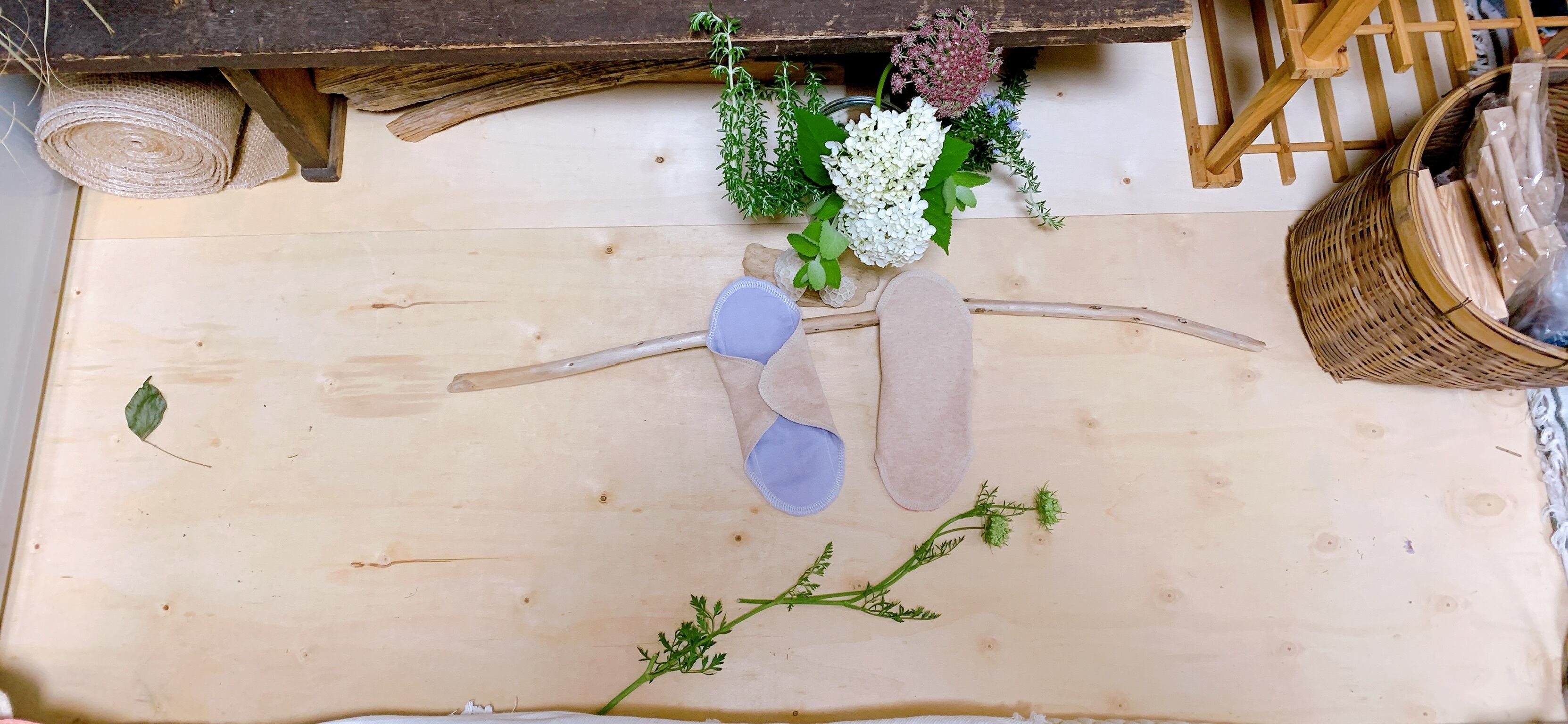 おりもの用ホルダー　ラベンダー　第7チャクラ