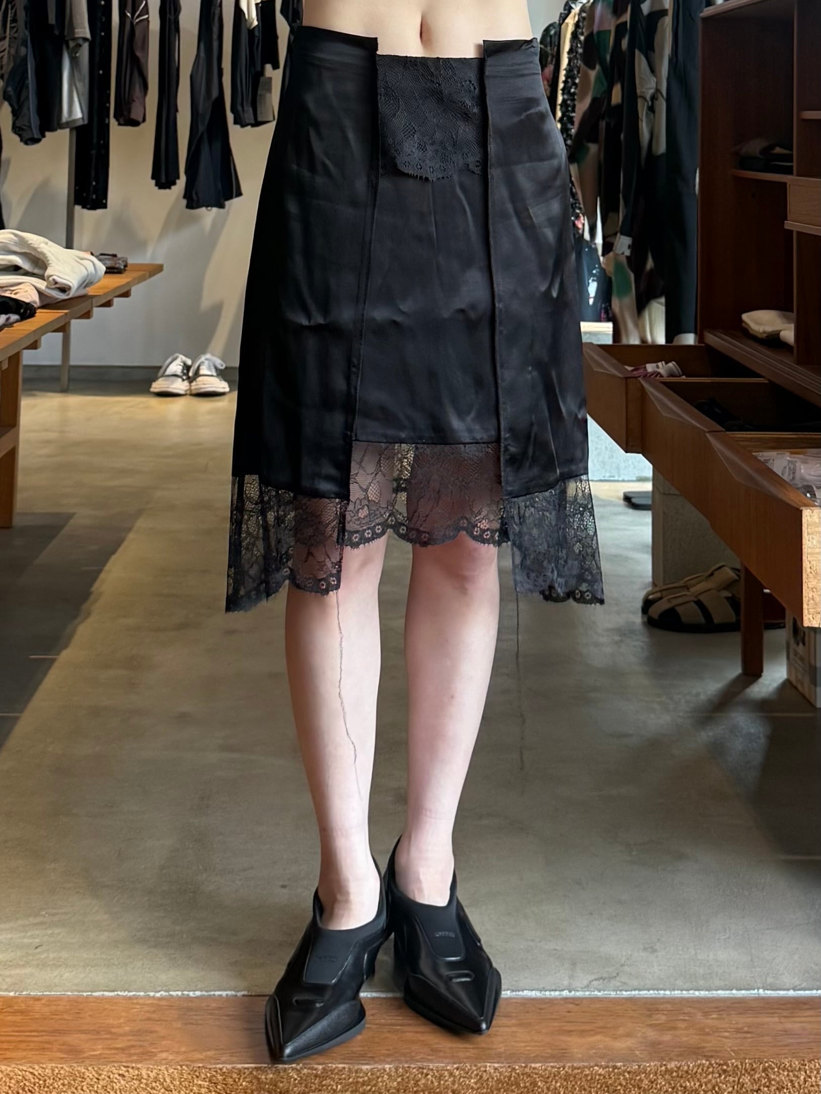 26AW | WOMEN】BASICKS ベイシックス / スカート/ Silky Satin Midi