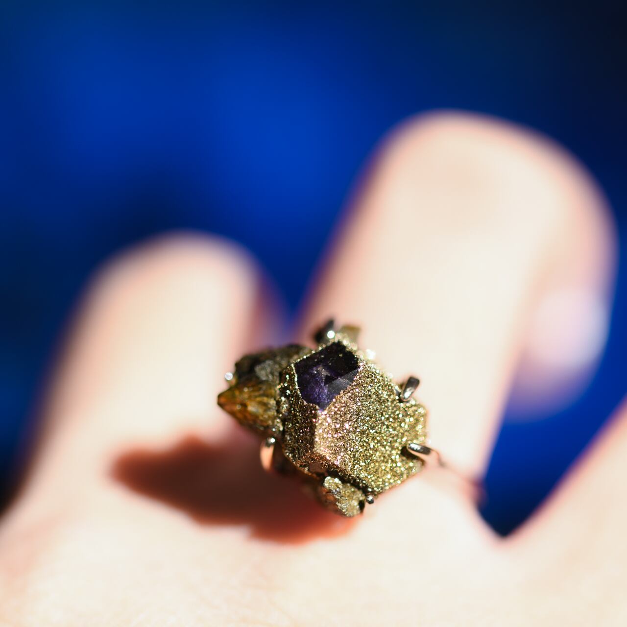 パイライトの置物 手のひらサイズ パイライトの置物 手のひらサイズ