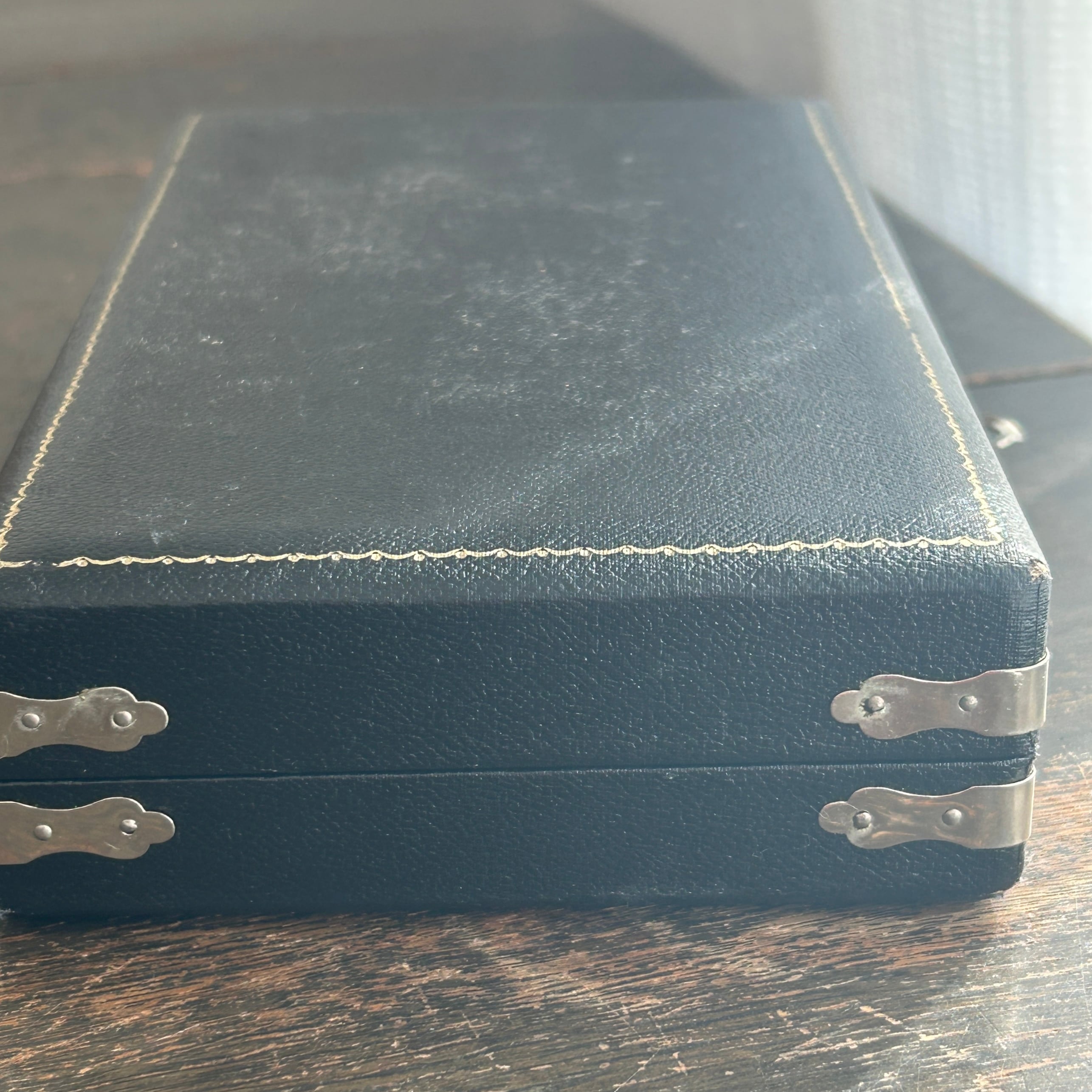 ヴィンテージ リングコレクションケースC  中型　やや太めリング用