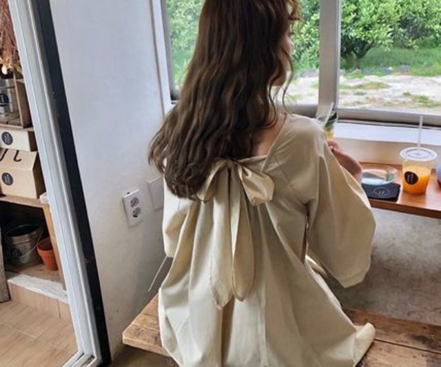 ビックシルエットバックコンシャスリボンワンピース