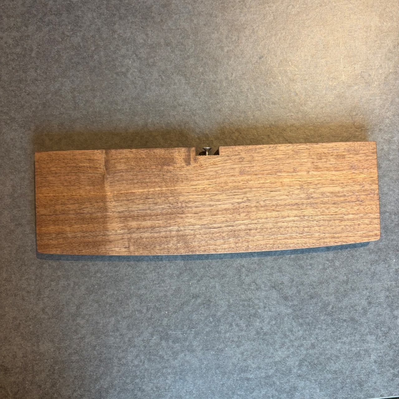 壁掛け棚（ウォールナット）　木工房 玄