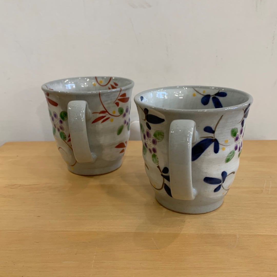 【波佐見焼】【丹山窯】【唐草小花】【マグカップ】コップ　手書き　土物