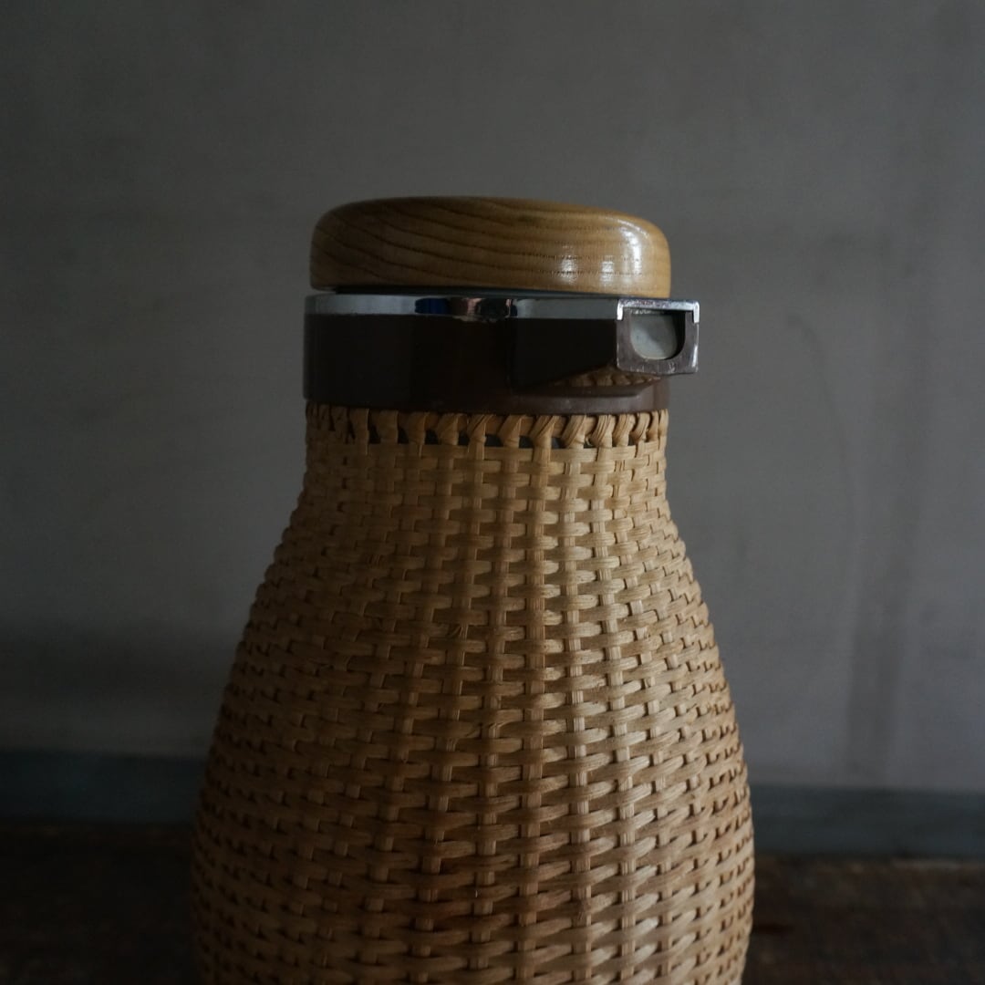 古い国産の魔法瓶