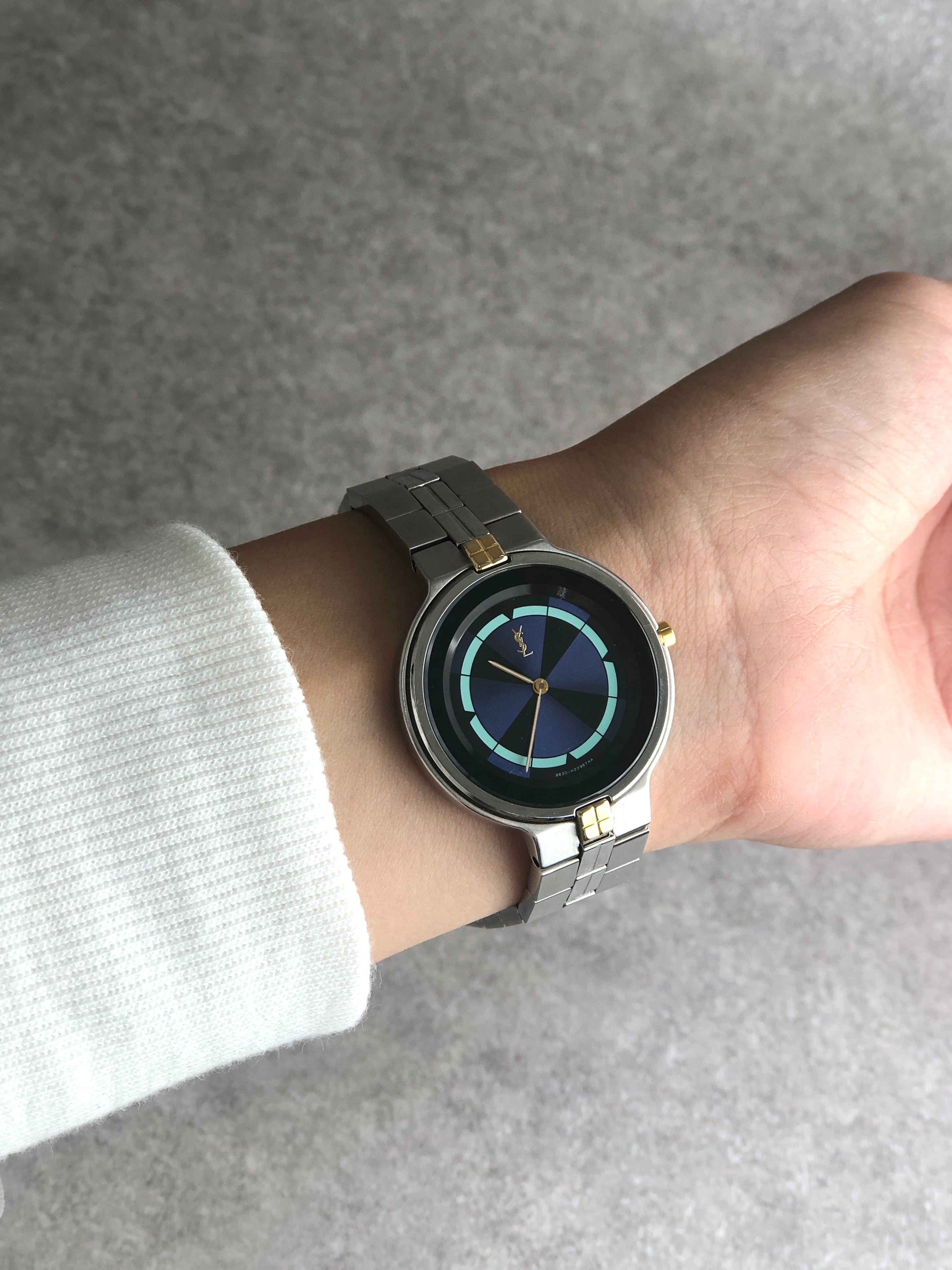 Yves Saint Laurent イヴ・サンローラン 腕時計 シルバー YSL ステンレススチール クウォーツ 9620-H13847Y vintage ヴィンテージ オールド 28zc4x