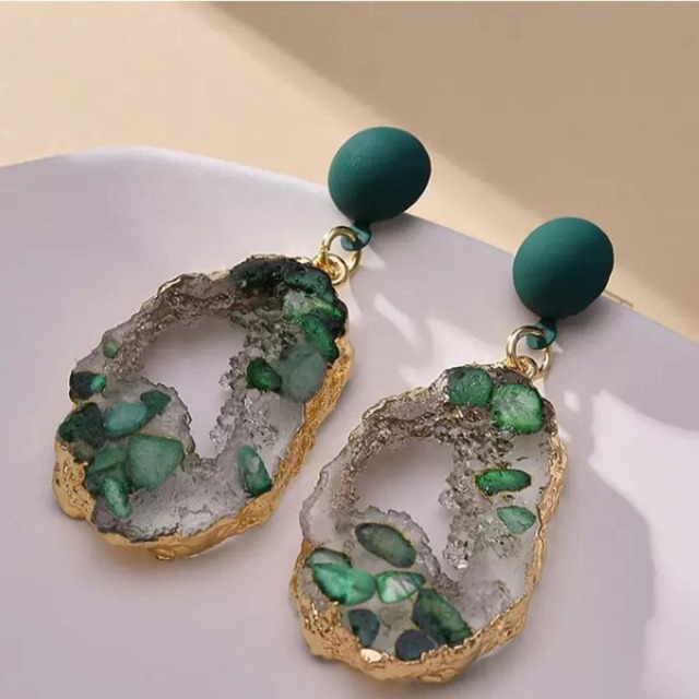 【２color】ジュエリーデザインコントラストストーンピアス AU-277