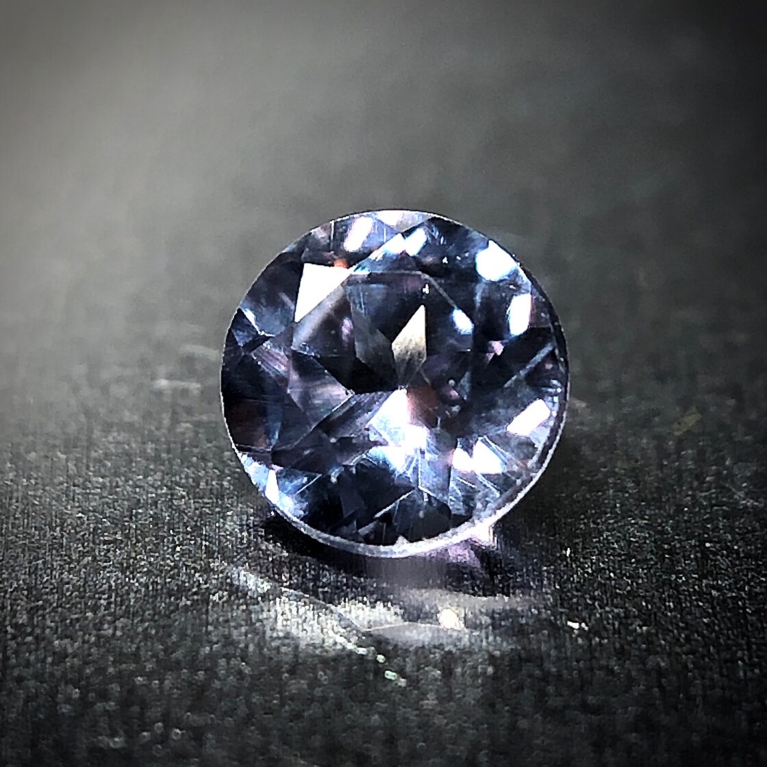 ベキリーブルーガーネット（カラーチェンジ）明るめ青地×激変 1.125ct 