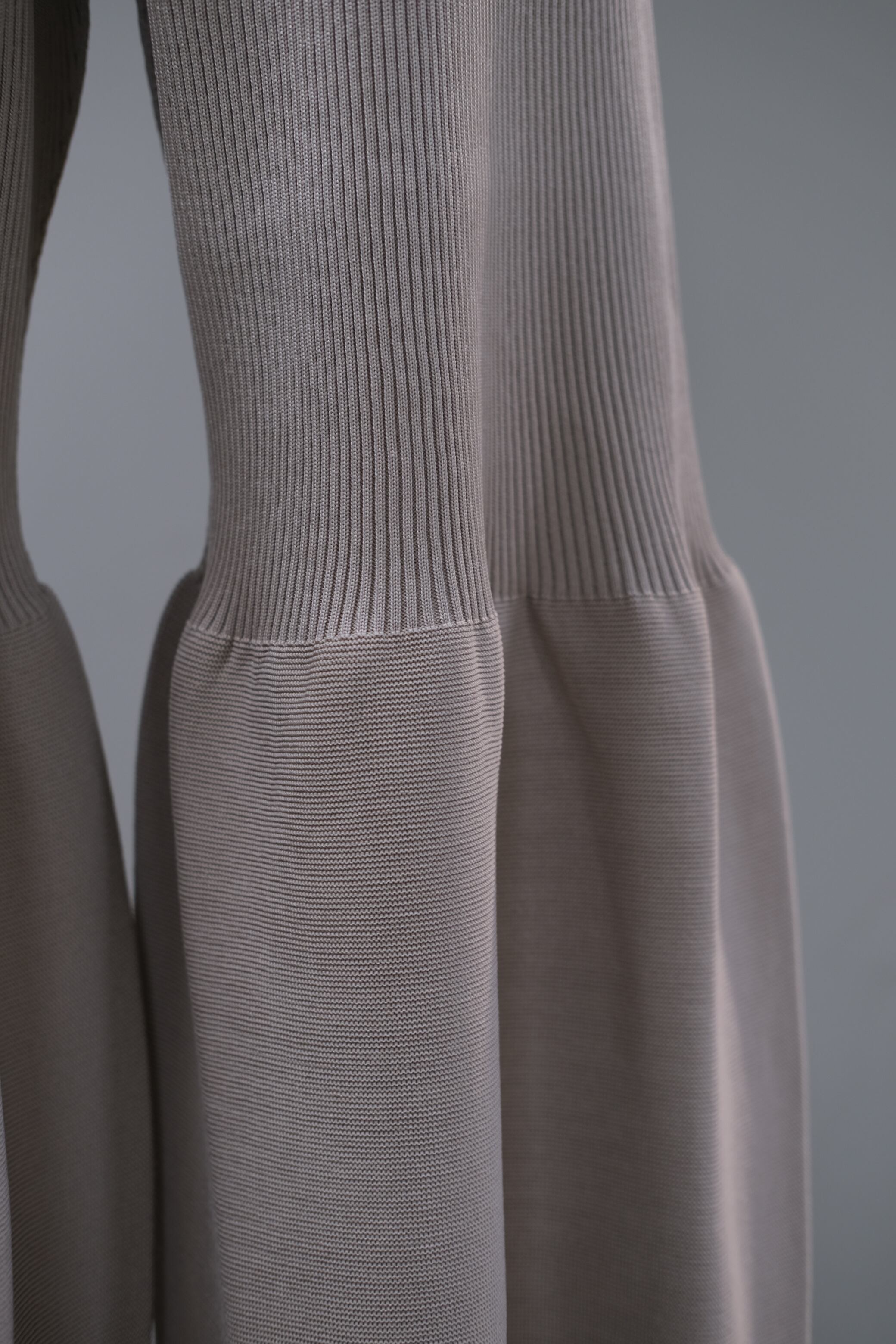 CFCL】PORTRAIT PANTS 1 - beige | loop