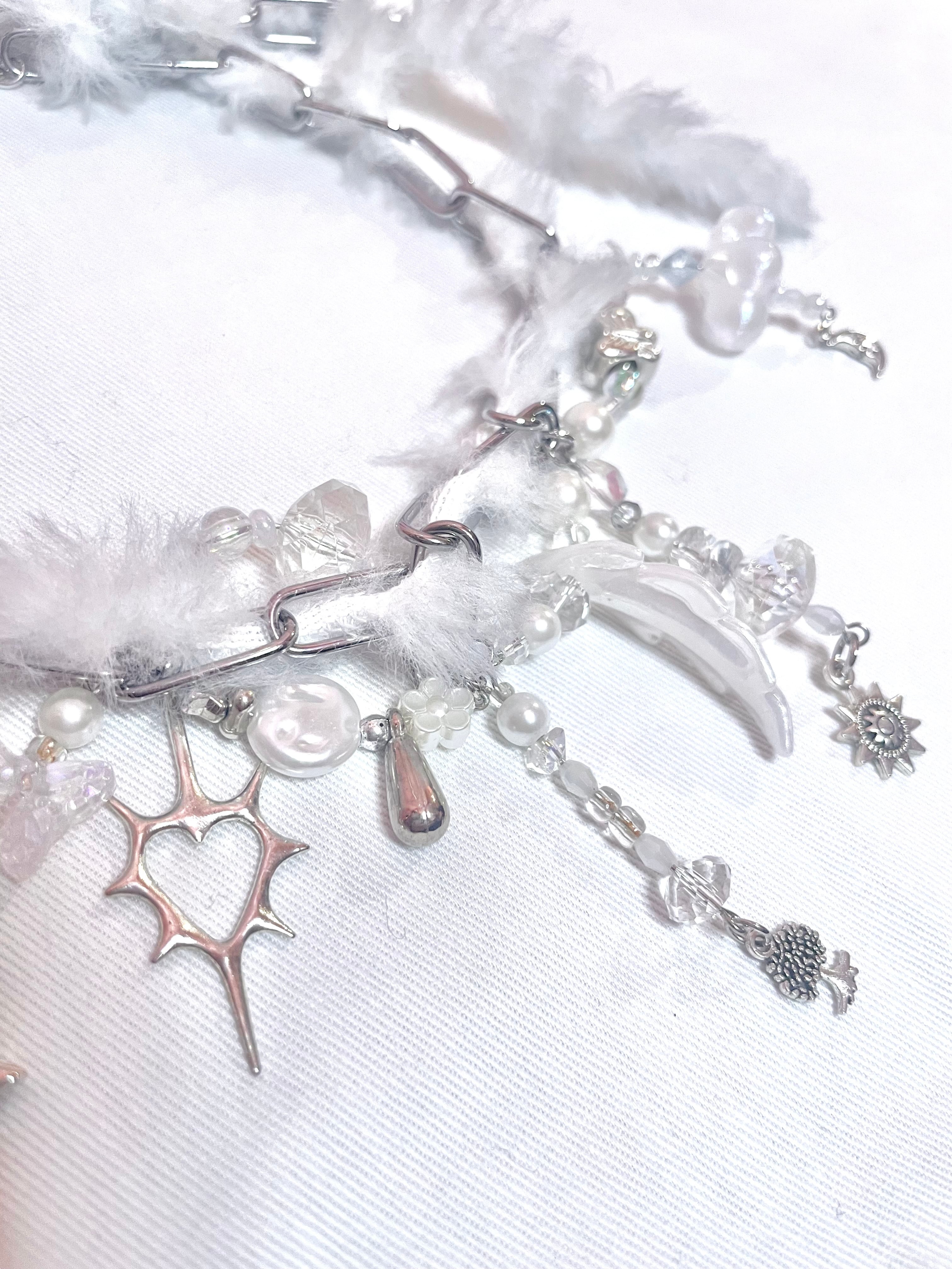 Chunky Charm Necklace 〈White fur〉