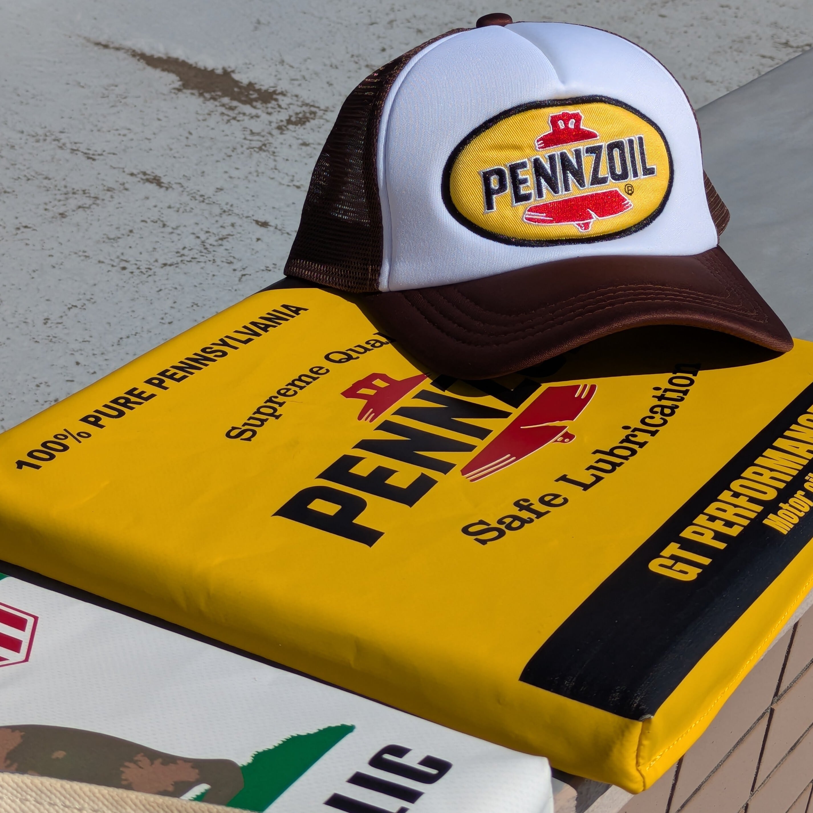 【 STADIUM CUSHION / スタジアム クッション 】 The State of California  / カリフォルニア州旗 / Pennzoil / ペンズオイル〚アメリカン雑貨 アメトイ〛