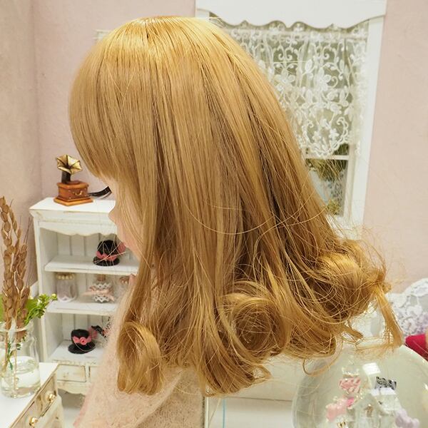 ブライス、正規品　頭皮付きウイッグ、ネジ付き、美品 ブライス ネオブライス ウィッグ 毛先ゆるフェミウェーブII