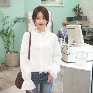 ワイシャツ レディース 送料無料 トップス シャツ レースアップ ピンタック ブラウス キャンディスリーブ ロングシャツ ビッグシルエット オーバーサイズ ラウンドスリーブシャツ フロントスキッパーシャツ 白シャツトップス ロング 長袖 ボリューム袖 ドルマンスリーブ ドロップショルダー Vネック 襟付き オーバーサイズ ビッグシルエット 大人可愛い きれいめ 上品 レトロ 大人女子 こなれ感 ラフ 白 ホワイト ストライプ 重ね着 楽ちん 体型カバー 高見え 定番