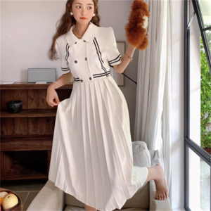 【送料無料】 ワンピース ロングワンピ ロング ミモレ 袖あり Vネック 襟付き Aライン フレア プリーツ ボタン 薄手生地 エレガント 可愛い 大人可愛い きれいめ シンプル カジュアル シック コンサバ 華やか 大人 上品 おしゃれ お洒落 主役級 こなれ感 高見え 高級感 無地 ストライプ柄 ボーダー しましま 夏 20代 30代 40代 レディース 女性 デート お出かけ 女子会 お呼ばれ 休日 お茶会 授業参観 二次会 パーティ 演奏会 韓国系 ファッション プチプラ 着痩せ インスタ映え