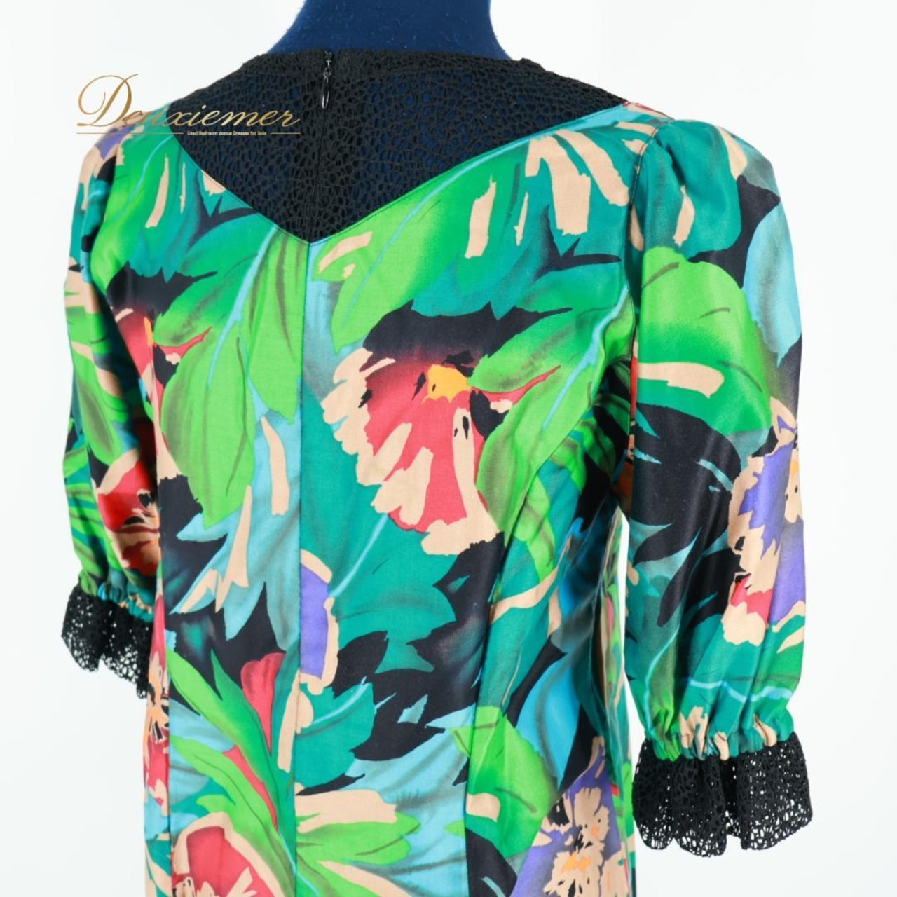 【美品 日本製 フラダンス衣装】グリーン NIKOH ワンピース ドレス 緑 黒 赤 水色 花柄 レース 鮮やか 華やか レッド ブラック