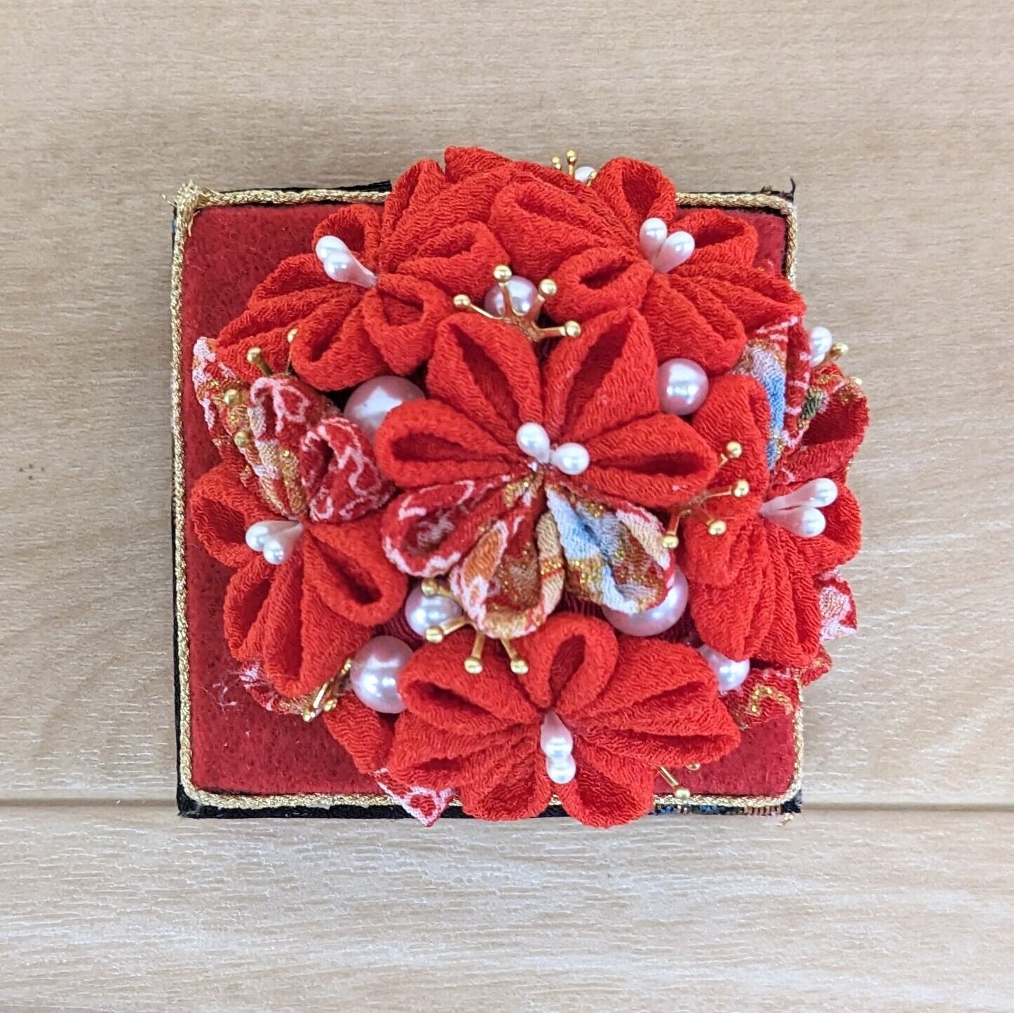 つまみ細工 紅梅白梅 花籠 ハンドメイド | PAY ID